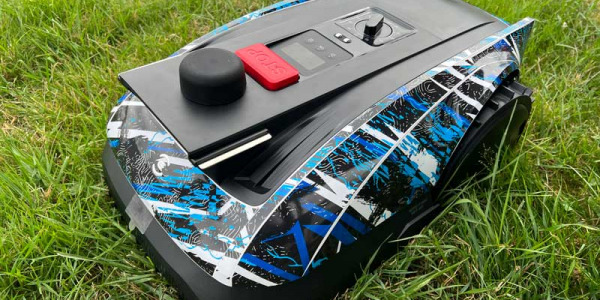 Protect and change the look of your Ecovacs Goat O800 and Goat O500 robot mower with personalized stickers from Idgrafix.fr